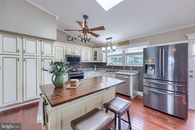 170 OVERVIEW CIR W, Red Lion, PA 17356