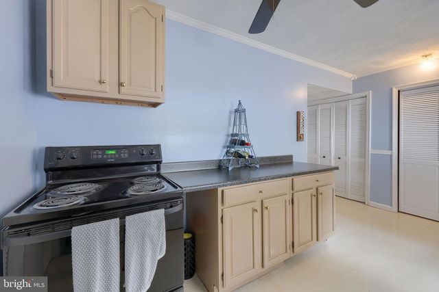 170 OVERVIEW CIR W, Red Lion, PA 17356