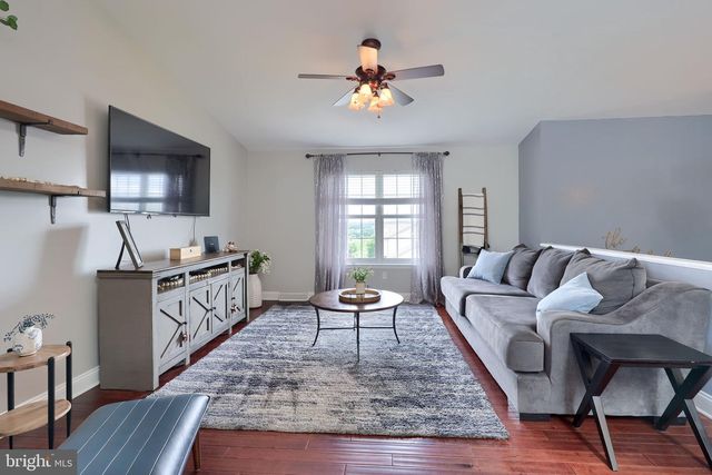 170 OVERVIEW CIR W, Red Lion, PA 17356