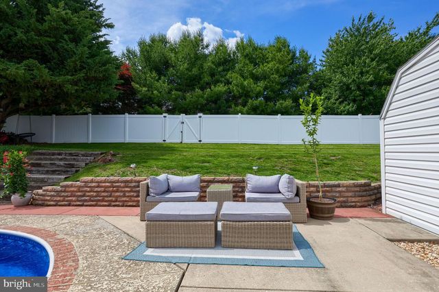 170 OVERVIEW CIR W, Red Lion, PA 17356