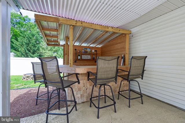 170 OVERVIEW CIR W, Red Lion, PA 17356