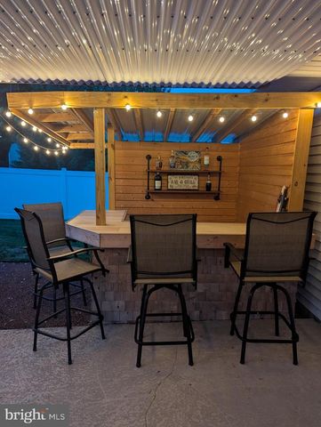 170 OVERVIEW CIR W, Red Lion, PA 17356