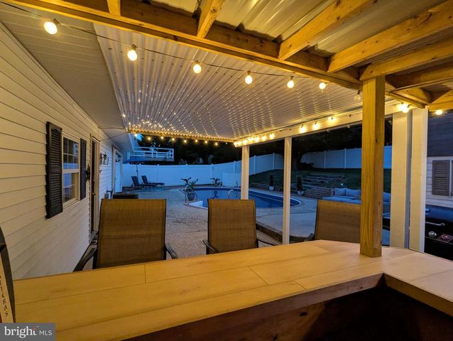 170 OVERVIEW CIR W, Red Lion, PA 17356