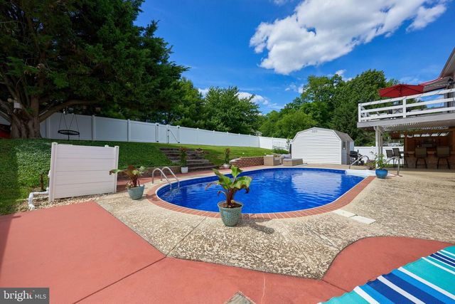 170 OVERVIEW CIR W, Red Lion, PA 17356