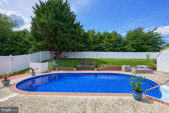170 OVERVIEW CIR W, Red Lion, PA 17356