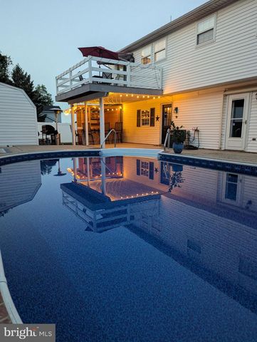 170 OVERVIEW CIR W, Red Lion, PA 17356
