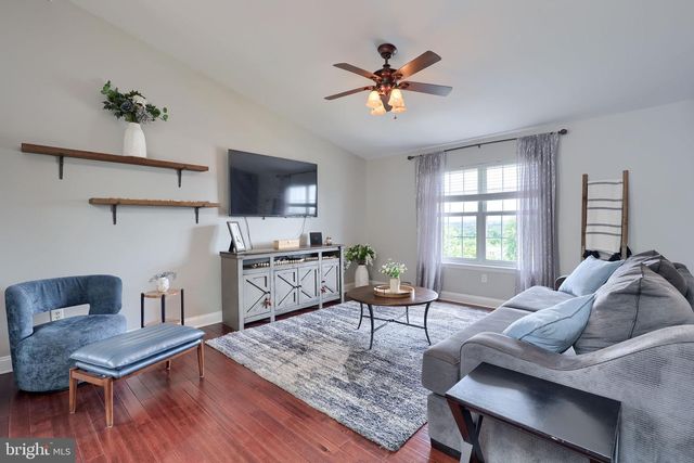 170 OVERVIEW CIR W, Red Lion, PA 17356