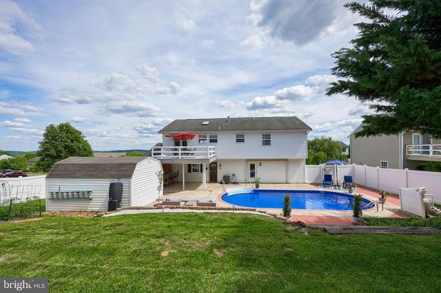 170 OVERVIEW CIR W, Red Lion, PA 17356