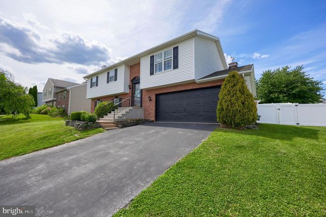 170 OVERVIEW CIR W, Red Lion, PA 17356