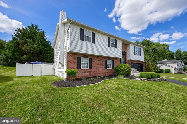 170 OVERVIEW CIR W, Red Lion, PA 17356