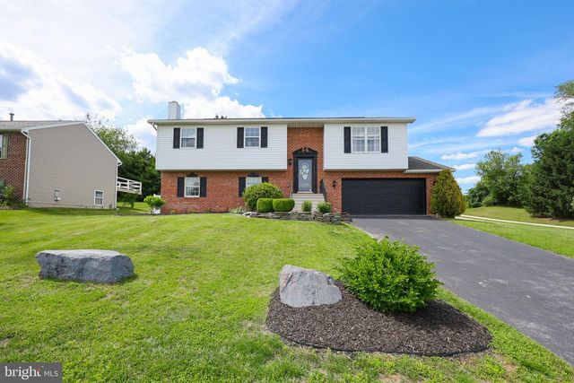 170 OVERVIEW CIR W, Red Lion, PA 17356