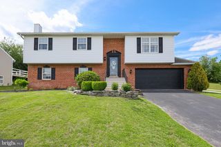 170 OVERVIEW CIR W, Red Lion, PA 17356