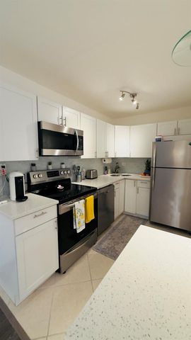 702 SE 2nd Avenue SE 405, Deerfield Beach, FL 33441
