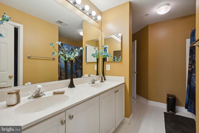 4206 HUNTCHASE DR, Bowie, MD 20720