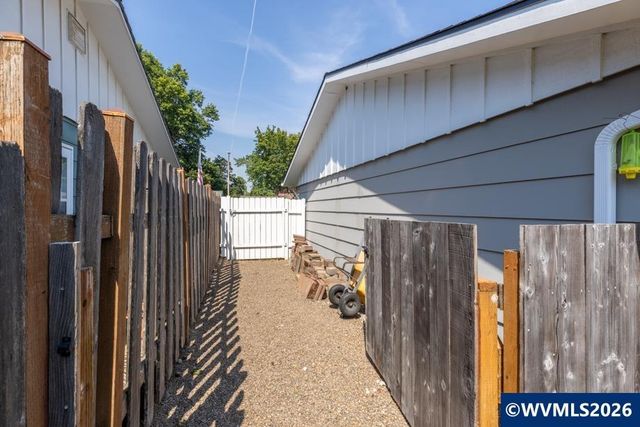1302 Mandarin St NE, Keizer, OR 97303