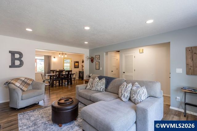 1302 Mandarin St NE, Keizer, OR 97303