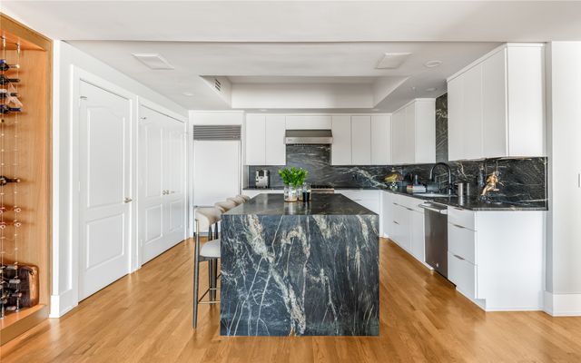 3401 Lee Parkway 404, Dallas, TX 75219