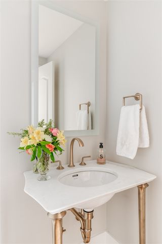 3401 Lee Parkway 404, Dallas, TX 75219