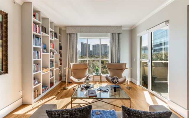 3401 Lee Parkway 404, Dallas, TX 75219