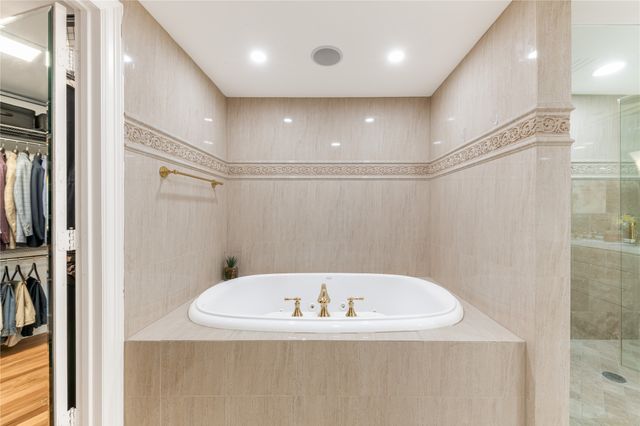 3401 Lee Parkway 404, Dallas, TX 75219