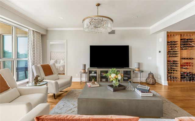 3401 Lee Parkway 404, Dallas, TX 75219