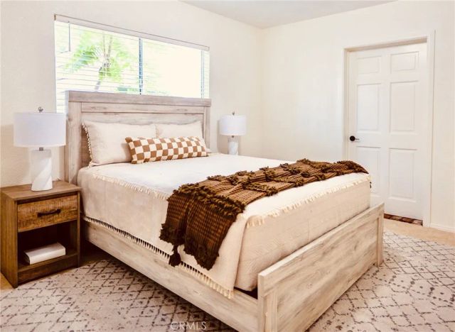 1044 N Pass Ave, Burbank, CA 91505