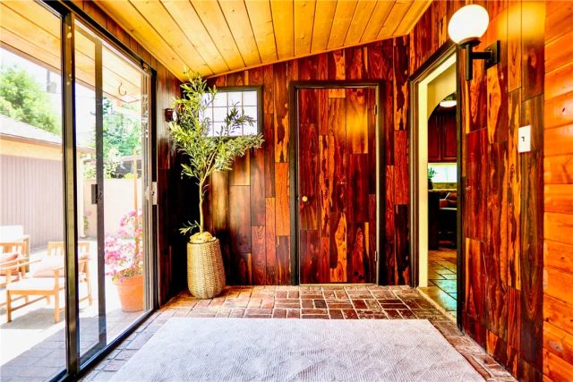 1044 N Pass Ave, Burbank, CA 91505
