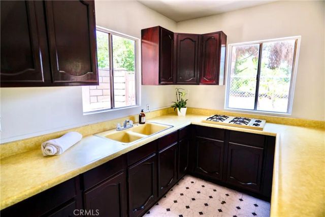 1044 N Pass Ave, Burbank, CA 91505