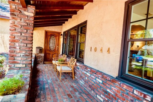 1044 N Pass Ave, Burbank, CA 91505