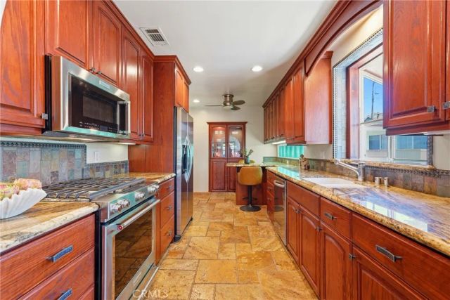 1044 N Pass Ave, Burbank, CA 91505