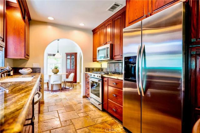 1044 N Pass Ave, Burbank, CA 91505