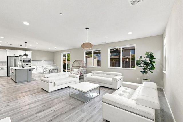 839 Dunmore Street, Oakley, CA 94561