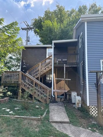 701 Cumberland Dr, Clarksville, TN 37040