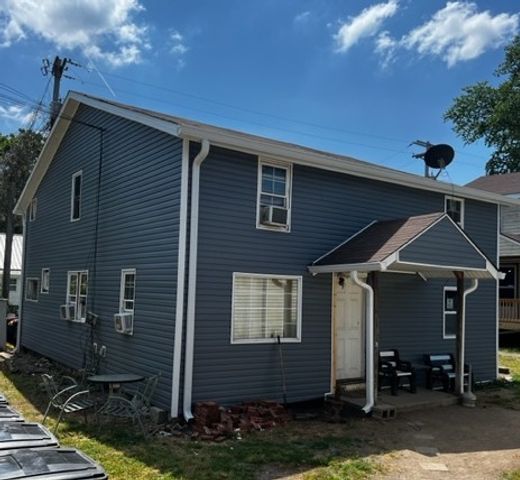 701 Cumberland Dr, Clarksville, TN 37040