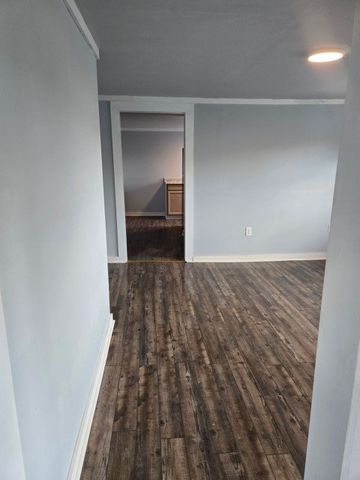 701 Cumberland Dr, Clarksville, TN 37040