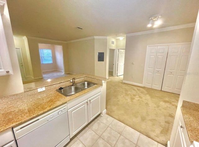 430 SOUTHERN PECAN CIRCLE 106, Winter Garden, FL 34787