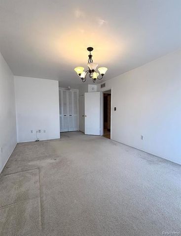 4961 E 10 Mile Road, Warren, MI 48091
