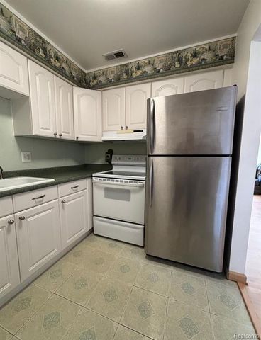 4961 E 10 Mile Road, Warren, MI 48091