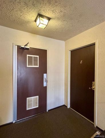 4961 E 10 Mile Road, Warren, MI 48091