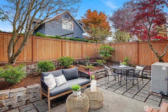 1430 32nd Avenue, Seattle, WA 98122