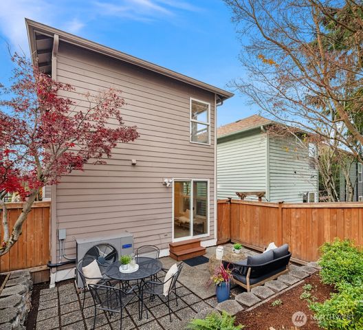1430 32nd Avenue, Seattle, WA 98122