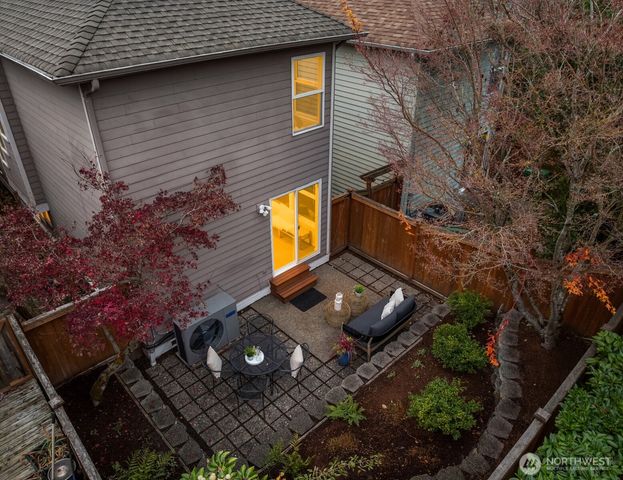 1430 32nd Avenue, Seattle, WA 98122
