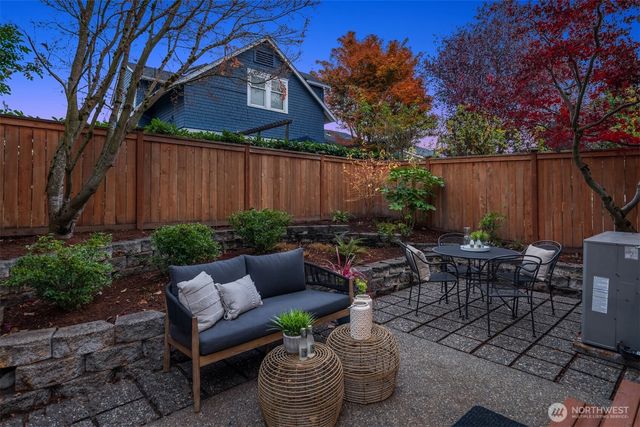 1430 32nd Avenue, Seattle, WA 98122