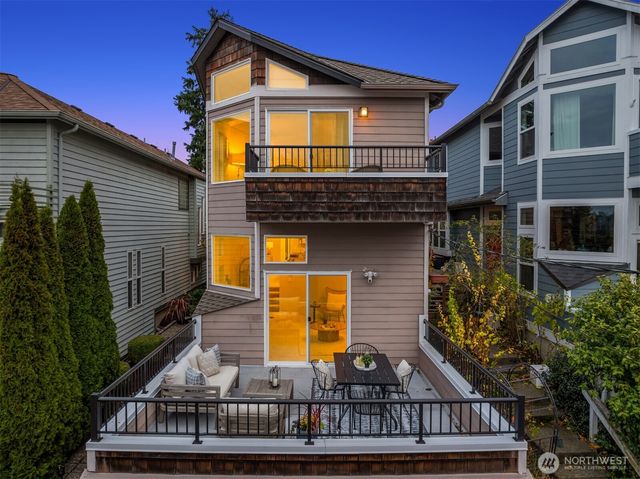 1430 32nd Avenue, Seattle, WA 98122