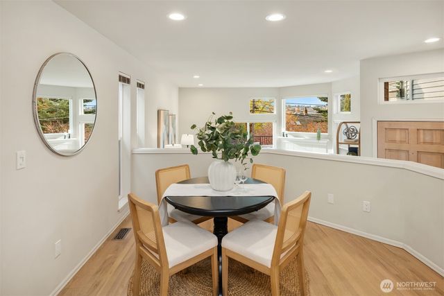 1430 32nd Avenue, Seattle, WA 98122