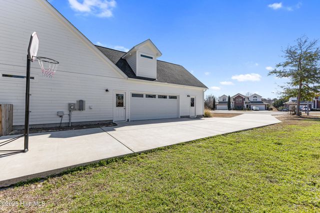 824 The Cape Boulevard, Wilmington, NC 28412