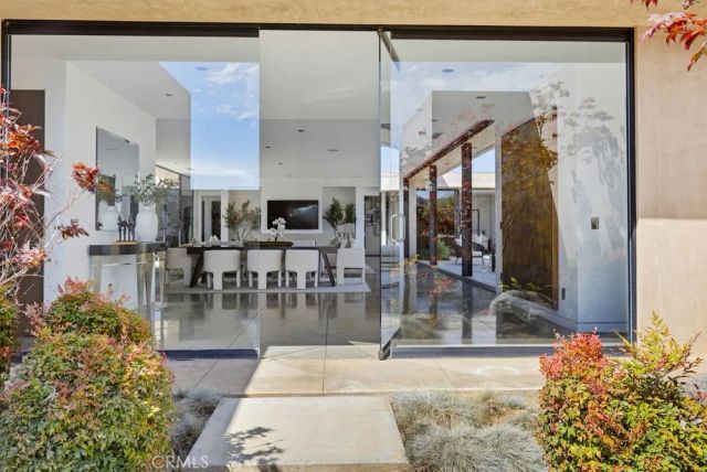 2534 Vista Baya, Newport Beach, CA 92660