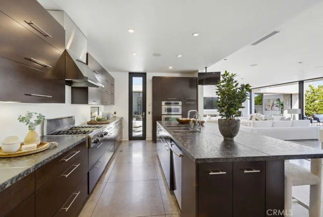 2534 Vista Baya, Newport Beach, CA 92660