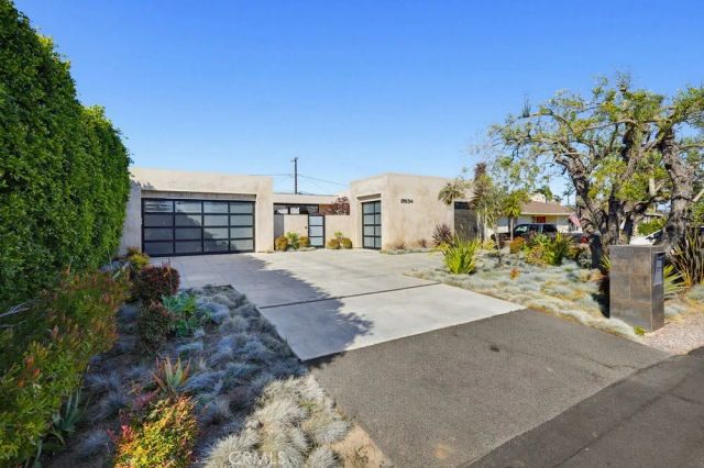 2534 Vista Baya, Newport Beach, CA 92660
