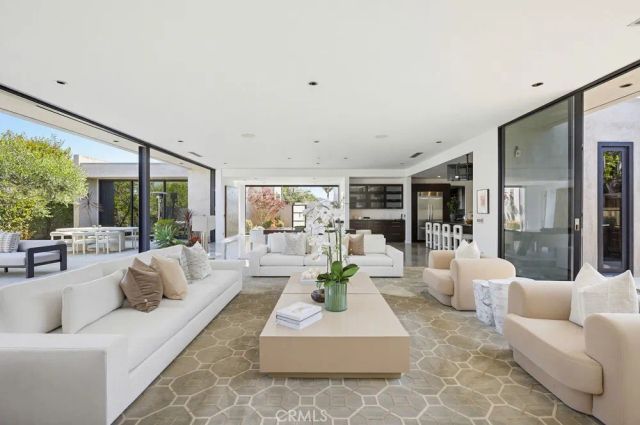 2534 Vista Baya, Newport Beach, CA 92660